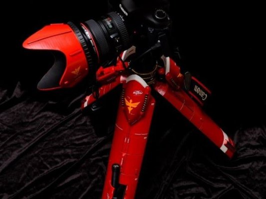 高达粉丝3D打印机甲战士造型的相机脚架