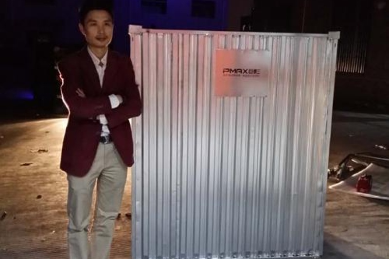 承重4.5吨|巨影3D巨无霸打印机披上金属外壳