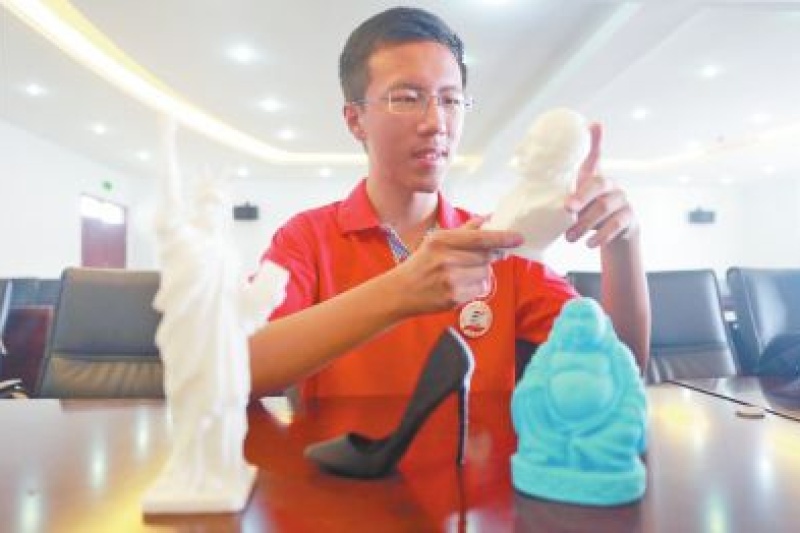 95后大学生自主研发3D打印机 三个月赚近10万元