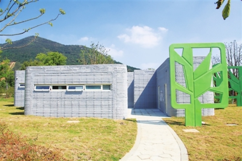 盈创在风景区建了一栋别致的3D打印厕所