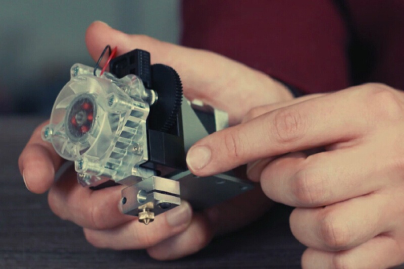 E3D推出挤出机与热端二合一的Titan Aero：打印温度达400°C