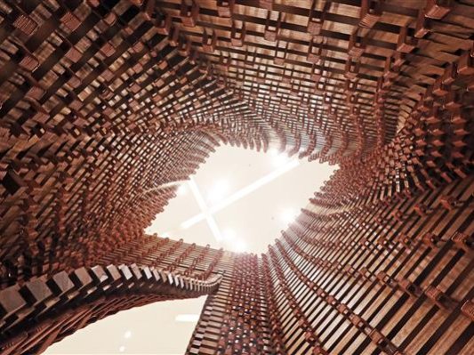 香港大学3D打印“陶瓷星座馆”：2000块陶砖组成，高3.8米