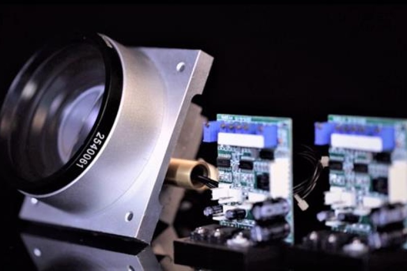 装有F-theta镜头！首个激光点达到50微米的桌面SLA 3D打印机