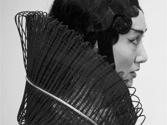 传统与现代结合！伦敦上演京剧《霸王别姬》，演员将穿上3D打印服装