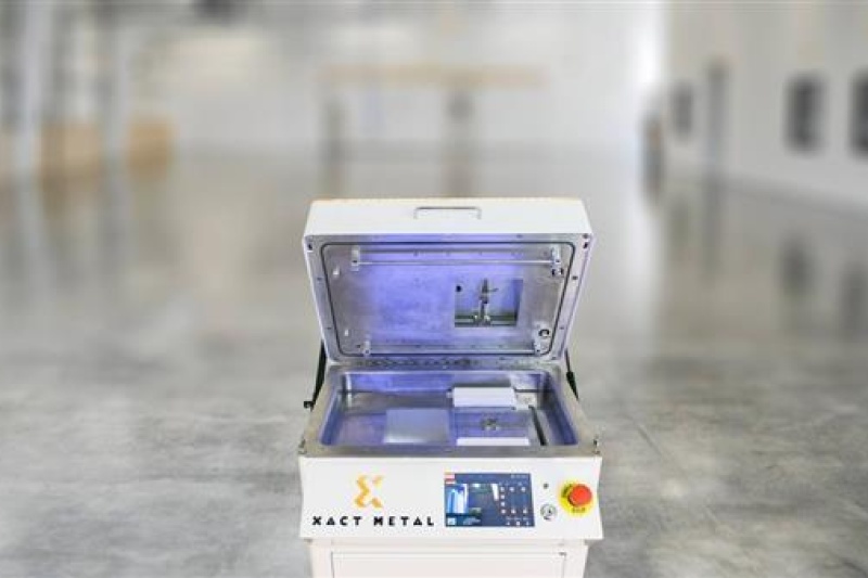 4激光器中型工业级金属3D打印机XM300，265万起售