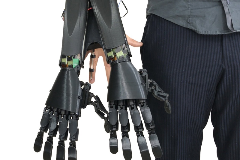 1.4万！3D打印双机械手让你瞬间化身超人