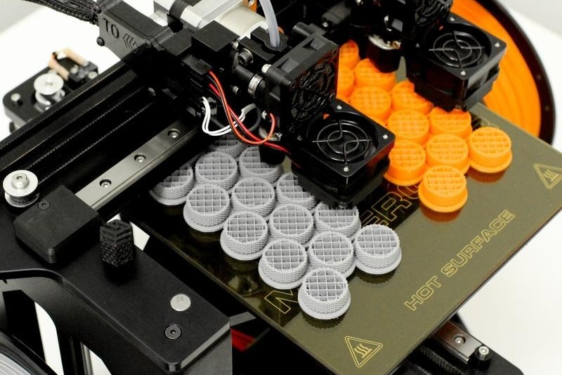 双管齐下，效率再提升一倍！ MakerGear推出M3双喷头3D打印机