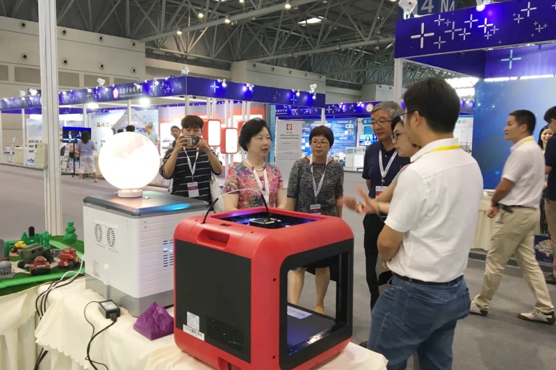 人工智能+STEM教育联手引领科技教育新理念