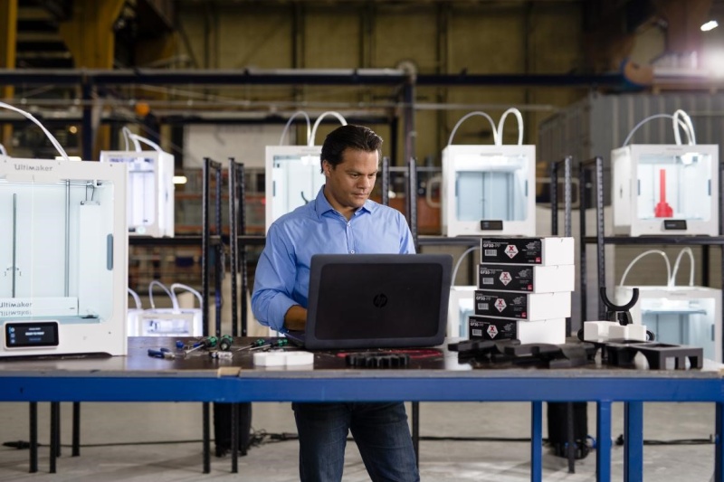 Wenpoo3D 代理的Ultmaker 推出第三方 复合工业材料