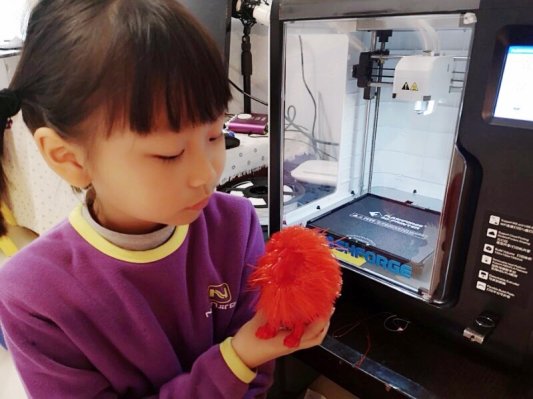 你还在思考孩子童年怎么过？别人家6岁小朋友已经在玩3D打印了