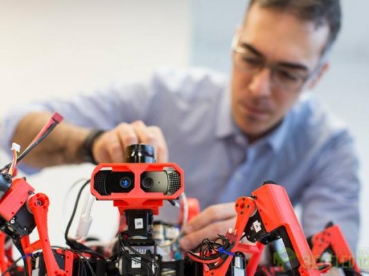 西门子开发集呆萌、智能、3D打印于一身的蜘蛛机器人