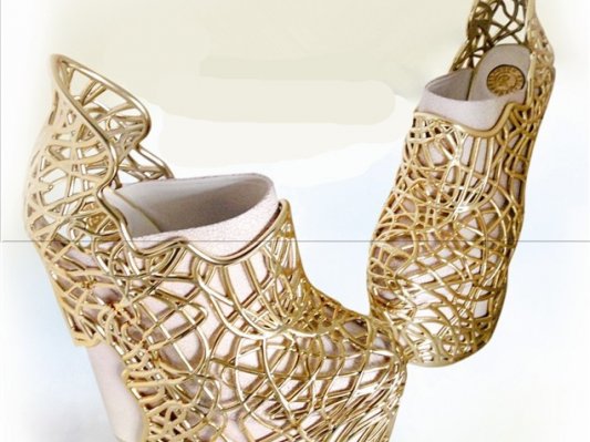 3D打印新科技糅合手工技艺 红蜻蜓创意女鞋获奖