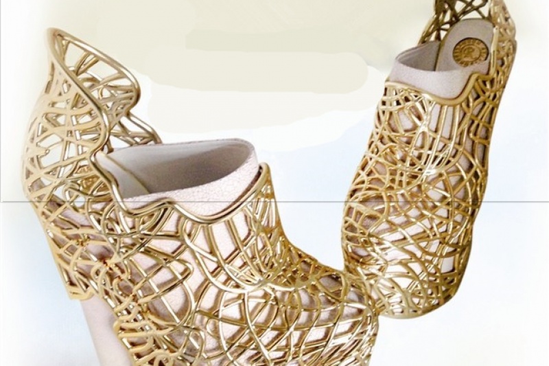3D打印新科技糅合手工技艺 红蜻蜓创意女鞋获奖
