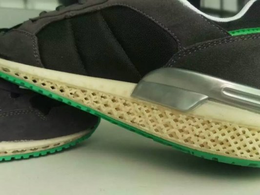 泉州开发出全国第一双可以穿的3D打印鞋子 Sirod