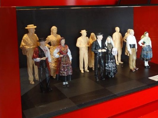 时尚缩影：葡萄牙民族服饰博物馆的3D打印服装人偶