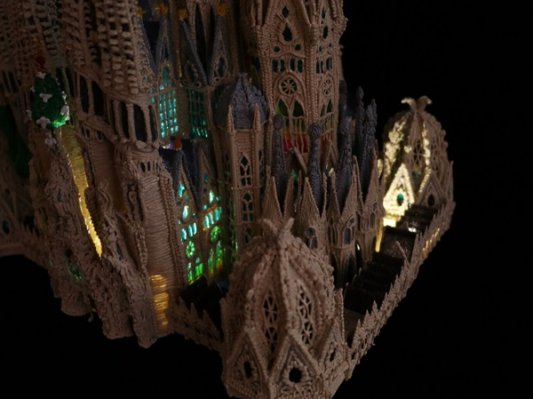 惊叹！德国艺术家用3D打印笔画出高迪的传世之作圣家赎罪堂
