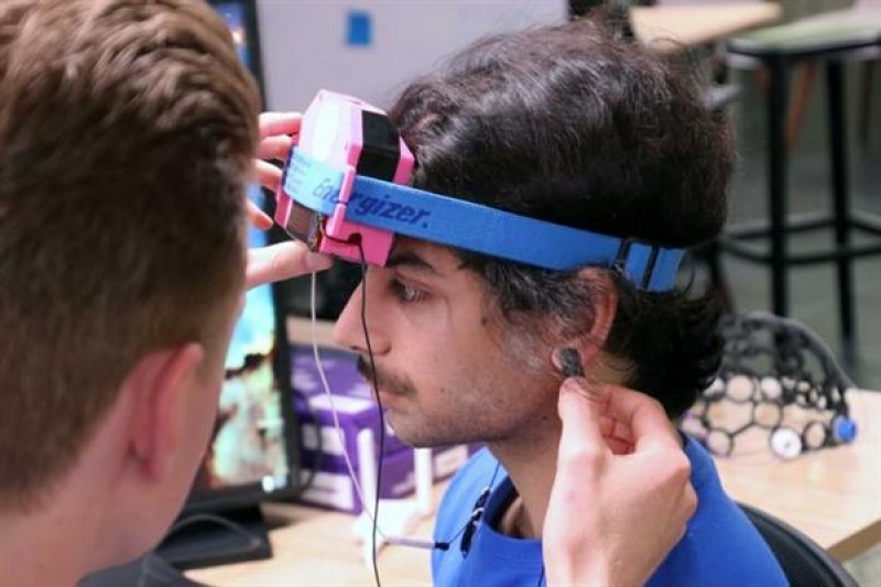 开外挂？澳洲专为游戏玩家3D打印头戴耳机，刺激脑电波集中注意力