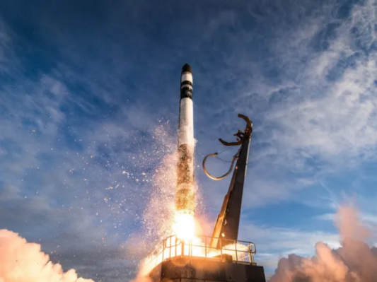 用仅35公斤重的3D打印火箭发动机，Rocket Lab成功发射13个小型卫星