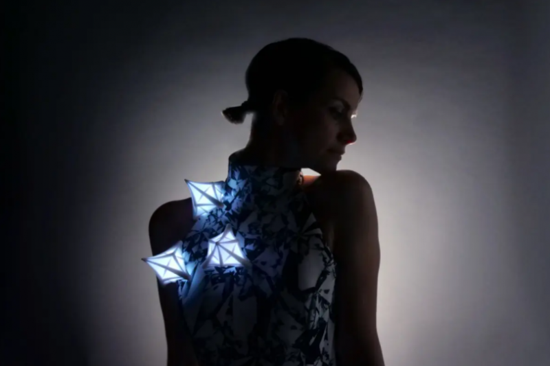 3D打印流星连衣裙，向太空致敬
