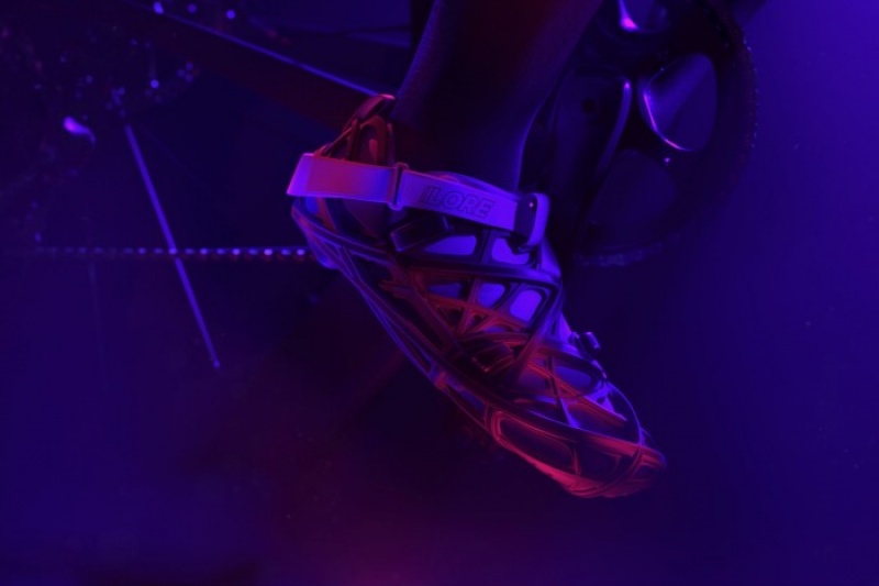 LoreOne碳纤维骑行鞋通过3D打印来贴合买家脚部
