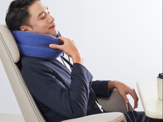 艾玛乐眠推出巴斯夫CosyPUR® 制成的新一代多功能护颈枕